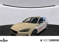 Weiß Gebraucht 2022 Cupra Leon VZ Limousine | 27.990 € (Guter Preis)