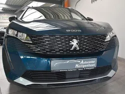 Blau Gebraucht 2023 Peugeot 5008 Allure Van / Kleinbus | 23.280 € (Guter Preis)