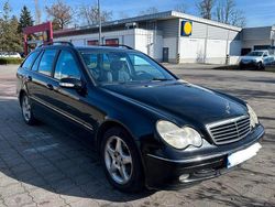 Schwarz Gebraucht 2001 Mercedes C200 Kombi | 3.000 € (Etwas zu teuer)