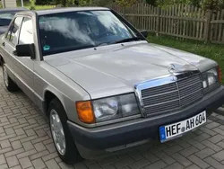 Beige Gebraucht 1992 Mercedes 190 Limousine | 6.490 €