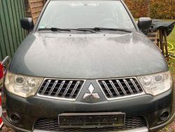 Grün Gebraucht 2011 Mitsubishi L200 Abholung | 17.850 €