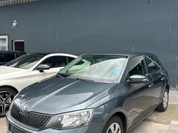 Grau Gebraucht 2017 Skoda Fabia Kleinwagen | 5.999 € (Guter Preis)