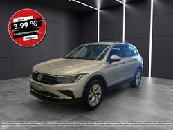 Reflexsilber (silber) Gebraucht 2024 VW Tiguan Life SUV | 30.440 € (Guter Preis)