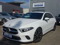 Weiß Gebraucht 2022 Mercedes A200 Style Limousine | 25.995 € (Fairer Preis)