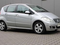 Grau Gebraucht 2009 Mercedes A180 Avantgarde Van / Kleinbus | 5.890 € (Fairer Preis)