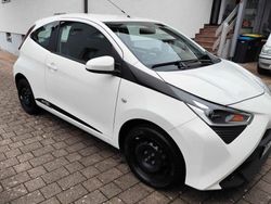 Weiß Gebraucht 2021 Toyota Aygo Kleinwagen | 8.000 € (Guter Preis)