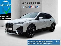 Mineralweiss Gebraucht 2024 BMW iX Sport Line SUV | 50.990 € (Guter Preis)
