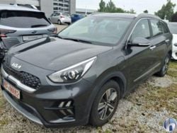 Grau Gebraucht 2022 Kia Niro Vision SUV | 19.870 € (Superpreis)