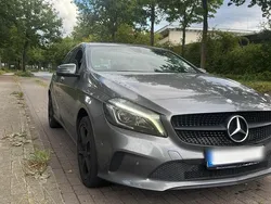 Grau Gebraucht 2016 Mercedes A180 Kleinwagen | 13.999 € (Fairer Preis)
