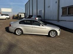 Grau Gebraucht 2006 BMW 318 Limousine | 8.500 €