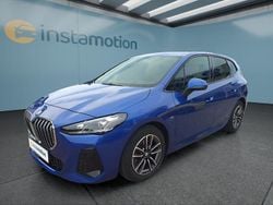 Blau Gebraucht 2024 BMW 218 Active Tourer Van / Kleinbus | 29.199 € (Guter Preis)
