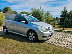 Silber Gebraucht 2005 Mercedes B150 Van / Kleinbus | 2.250 €