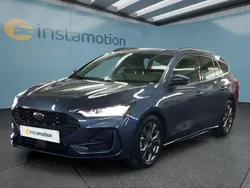 Blau Gebraucht 2024 Ford Focus Kombi | 25.399 € (Guter Preis)