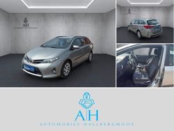 Silber Gebraucht 2015 Toyota Auris Touring Sports Cool Kombi | 8.500 € (Fairer Preis)