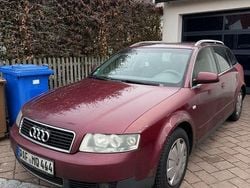 Rot Gebraucht 2002 Audi A4 Kombi | 990 € (Fairer Preis)