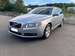 Silber Gebraucht 2009 Volvo V70 Momentum Kombi | 4.990 € (Fairer Preis)
