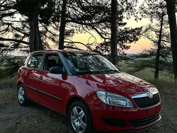 Rot Gebraucht 2010 Skoda Fabia Kleinwagen | 2.200 € (Fairer Preis)