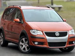 Red rock Gebraucht 2008 VW Touran Cross Van / Kleinbus | 7.490 € (Teuer)