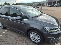 Grau Gebraucht 2017 VW Touran Highline Van / Kleinbus | 18.200 € (Superpreis)