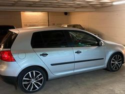 Silber Gebraucht 2004 VW Golf IV Kleinwagen | 2.999 €