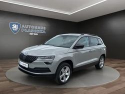 Velvet rot metallic Gebraucht 2018 Skoda Karoq Style SUV | 22.489 € (Etwas zu teuer)