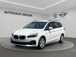Alpinweiß uni Gebraucht 2022 BMW 220 Gran Tourer Advantage Van / Kleinbus | 31.440 € (Teuer)