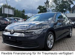 Grau Gebraucht 2022 VW Golf VIII Life Limousine | 19.300 € (Guter Preis)