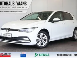 Weiß Gebraucht 2020 VW Golf VIII Life Limousine | 18.389 € (Guter Preis)