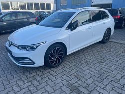 Weiß Gebraucht 2023 VW Golf VIII Active Kombi | 18.500 € (Guter Preis)