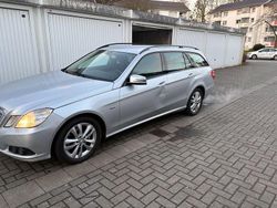 Silber Gebraucht 2010 Mercedes E200 Avantgarde Kombi | 6.500 € (Teuer)