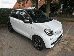 Weiß Gebraucht 2016 Smart ForFour Passion Kleinwagen | 7.300 € (Fairer Preis)
