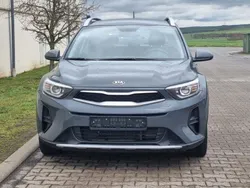 Silber Gebraucht 2021 Kia Stonic SUV | 15.499 € (Guter Preis)
