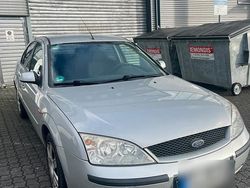 Grau Gebraucht 2001 Ford Mondeo Limousine | 1.900 € (Etwas zu teuer)