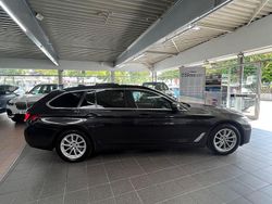 Sophistograu Gebraucht 2023 BMW 520 Sport Line Kombi | 34.999 € (Guter Preis)