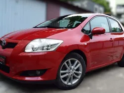 Rot Gebraucht 2009 Toyota Auris Team Limousine | 3.500 € (Fairer Preis)