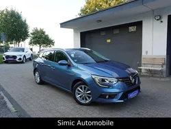 Blau Gebraucht 2017 Renault Mégane GrandTour Intens Kombi | 9.450 € (Fairer Preis)