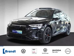 Mythosschwarz metallic (metallic) Gebraucht 2023 Audi Q8 Sportback e-tron S-Line SUV | 69.890 € (Fairer Preis)