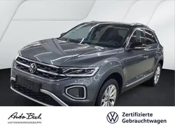 Grau (indiumgrau metallic/schwarz) Gebraucht 2024 VW T-Roc Pro SUV | 29.940 € (Fairer Preis)