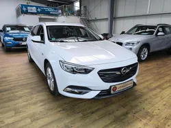 Weiß Gebraucht 2017 Opel Insignia Dynamic Kombi | 12.890 € (Fairer Preis)