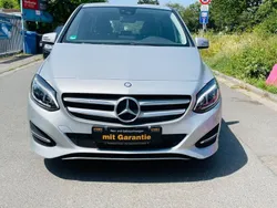 Polarsilber metalliclack Gebraucht 2016 Mercedes B200 Van / Kleinbus | 16.990 € (Fairer Preis)