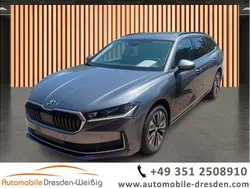 Grau Gebraucht 2024 Skoda Superb Selection Kombi | 32.880 € (Etwas zu teuer)