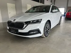 Weiß Gebraucht 2022 Skoda Octavia Clever Kombi | 18.450 € (Guter Preis)