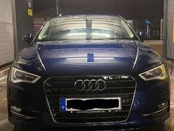 Blau Gebraucht 2014 Audi A3 Ambiente Limousine | 10.500 € (Superpreis)