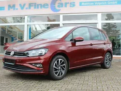 Rot Gebraucht 2018 VW Golf Sportsvan Join Van / Kleinbus | 16.900 € (Fairer Preis)
