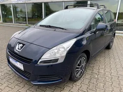 Blau Gebraucht 2011 Peugeot 5008 Tendance Van / Kleinbus | 6.500 € (Etwas zu teuer)