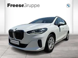 Alpinweiss iii Gebraucht 2022 BMW 220 Sport Line Van / Kleinbus | 27.890 € (Fairer Preis)