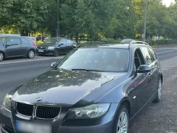 Grau Gebraucht 2006 BMW 318 Kombi | 2.000 €
