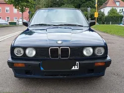 Blau Gebraucht 1989 BMW 325 Limousine | 9.999 €