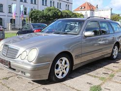 Silber Gebraucht 2003 Mercedes E220 Classic Kombi | 2.250 € (Superpreis)