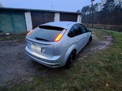 Silber Gebraucht 2010 Ford Focus Limousine | 3.199 € (Fairer Preis)